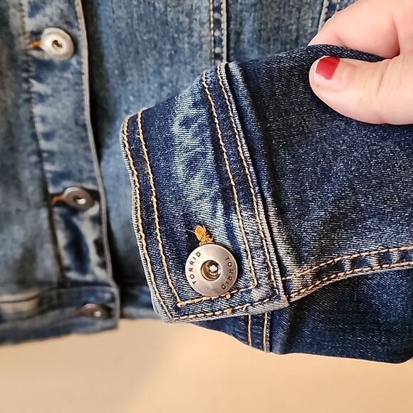 Torrid jeans jacket size 3 euc - Picture 4 of 5